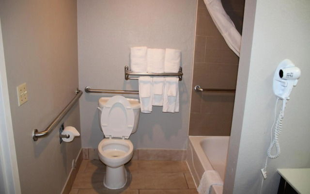 Boca Suites Deerfield Beach, SureStay Collection by BW