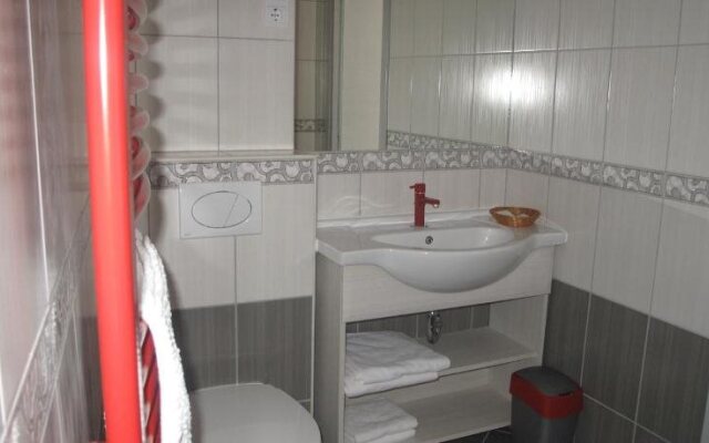 Riviéra Rooms Vendégszobák