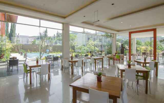 Aster Hotel & Restaurant
