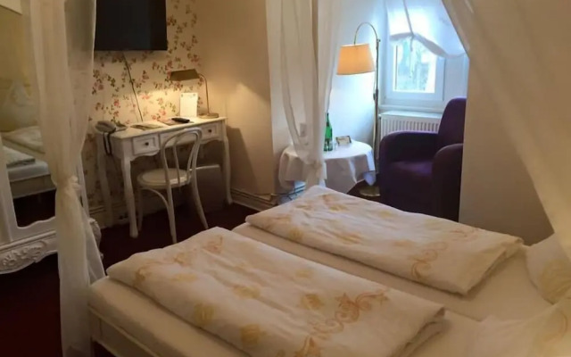 Kurvilla Fürstin Pauline