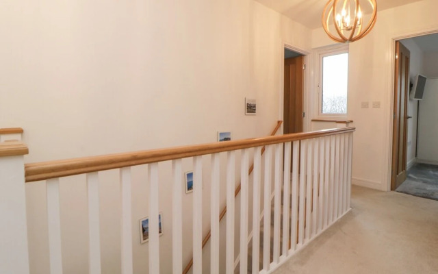 2 White Rock Court