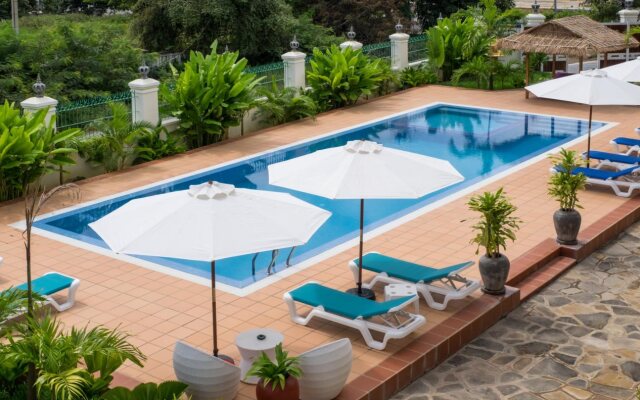 Riviera Hotel & Resort Kep