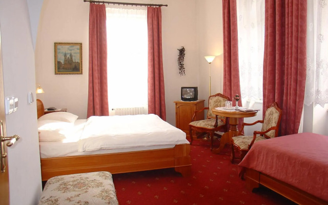 Opera Hotel