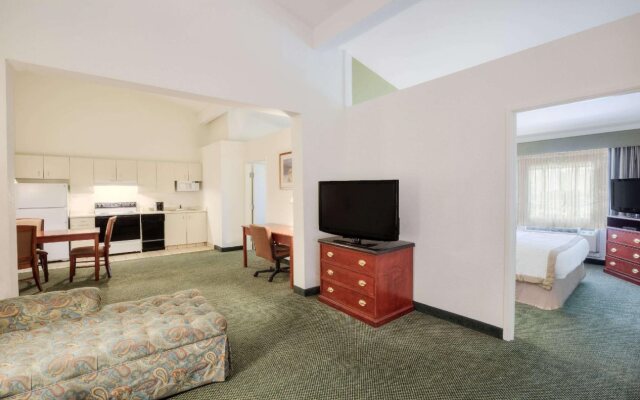 Hawthorn Suites Sacramento