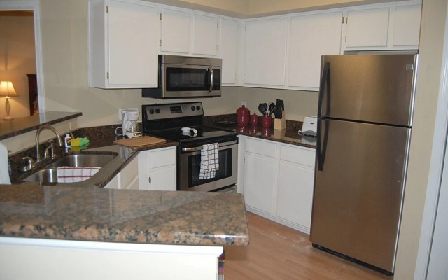 Colony Club D8 condo