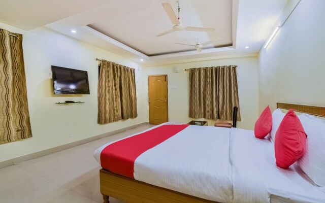 Flagship 41595 Gayatri Grand