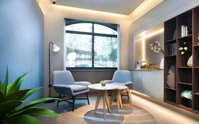 Homeinn·neo(xinshikou store, glasses city, Danyang railway station)