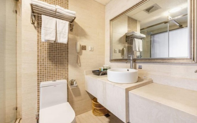 Qin  Hai International Hotel – Bathroom – Baiyin