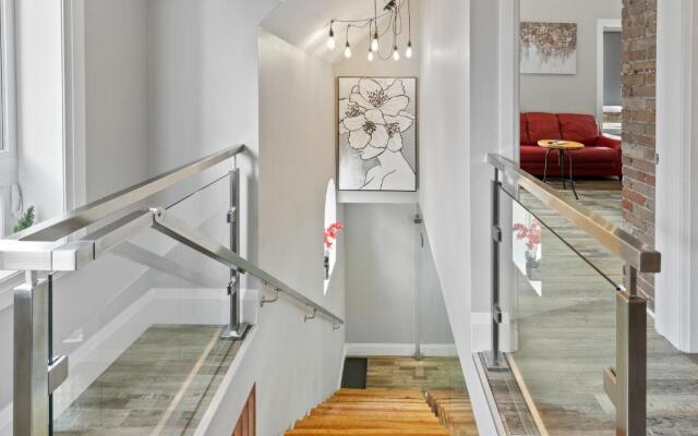 Entire 3-Units Top-Floor Across From Google