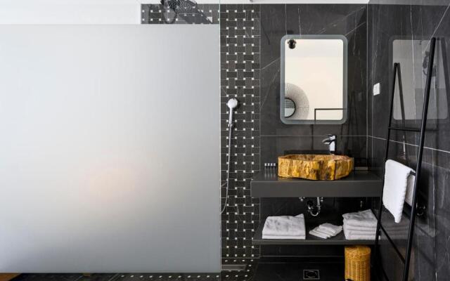 Gallery Luxury Suites & Rooms-Only Adults