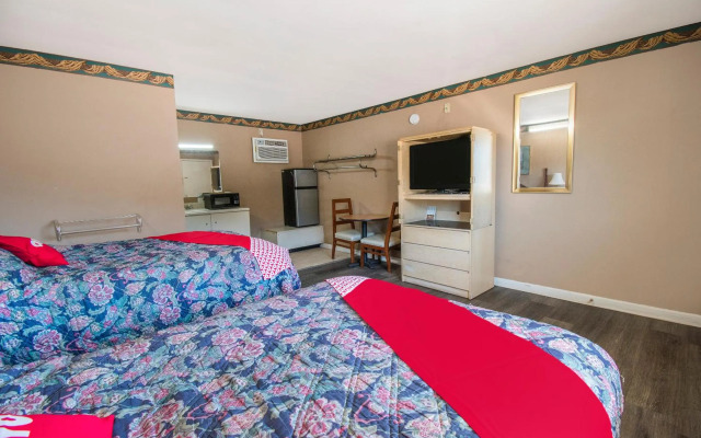 OYO Hotel Calhoun, GA I-75