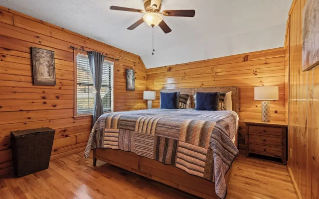 Bear Hideaway Cozy 3BR Cabin - фото 5