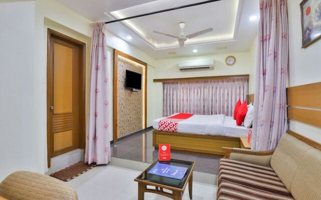 OYO 17117 Hotel Rainbow