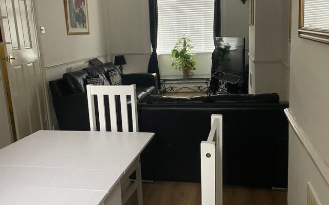 Impeccable 2-bed House in Leytonstone East London