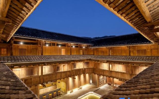 Yunshui Ruyi Travel And DL Tulou Culture B&B