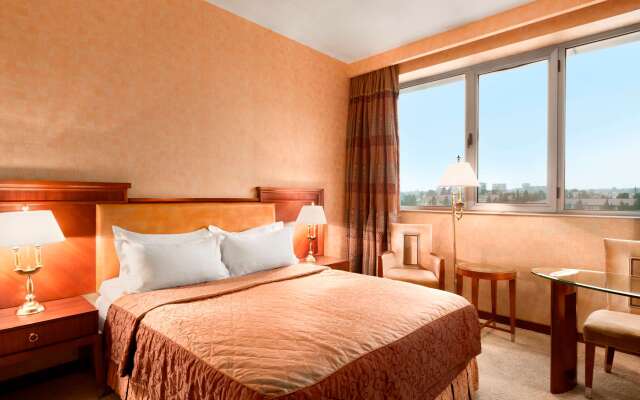 Ramada Plaza By Wyndham Gence