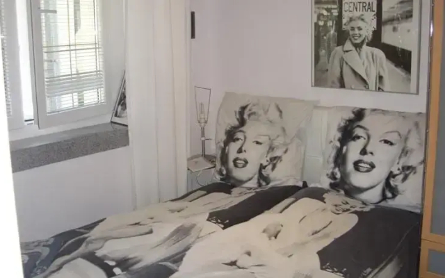 Hollywood Studio Apartments