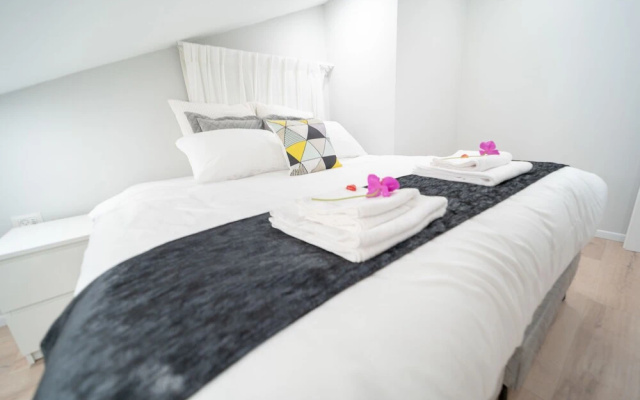 Boutique and garden apartments in Hawaii complex by YalaRent - Families only