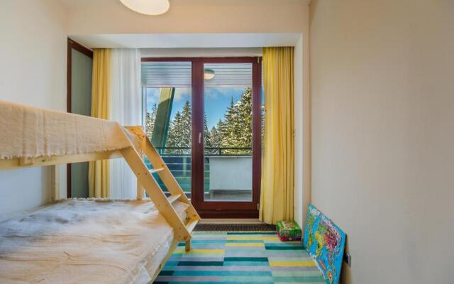 Charming 2-Bedroom, Silver Mountain, A Building