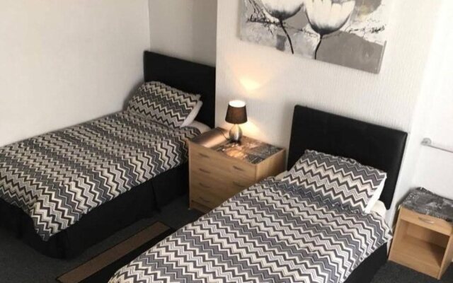 OYO Tudor Lodge - Redcar Beach