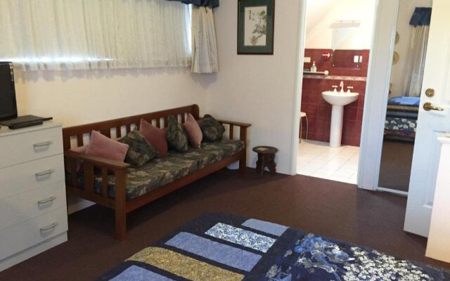 Aarn House B&B Airport Accommodation