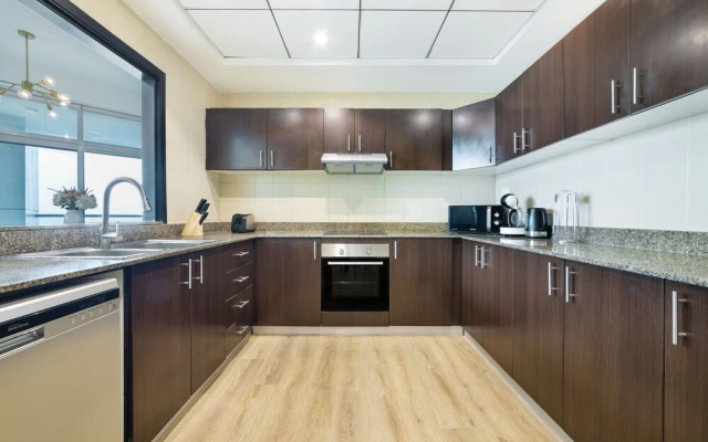 Maison Privee - High-Floor Trendy Apt w/ Marina, Palm & Ocean Vws