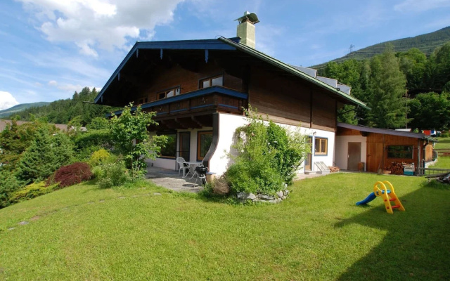 Cozy Apartment in Neukirchen am Großvenediger near Ski Area