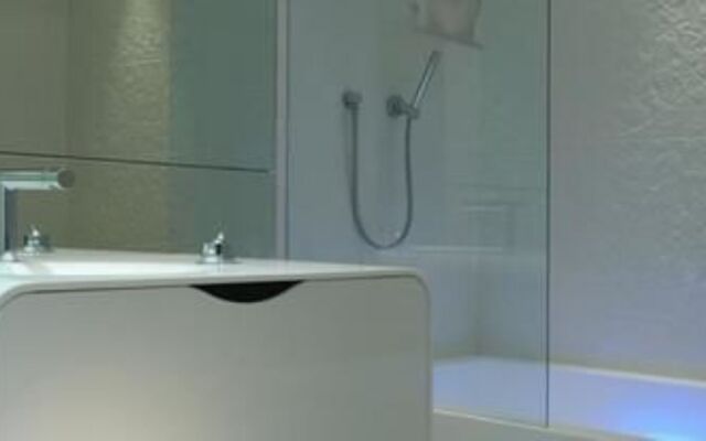 i-Suite Hotel