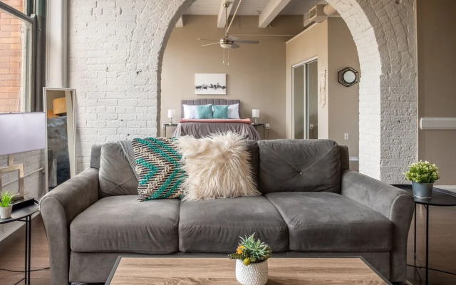 FRONTDESK East 8 Loft Apts Downtown Cincinnati