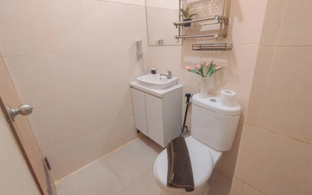 Modern Look Studio Near Iph School At Bale Hinggil Apartment