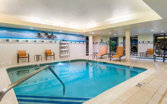 Courtyard By Marriott Danbury