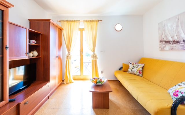 Cina Apartments