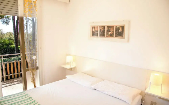 Spacious First-floor Flat Near the Beach