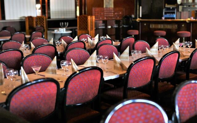 Leikari Seal La Vie Bungalows