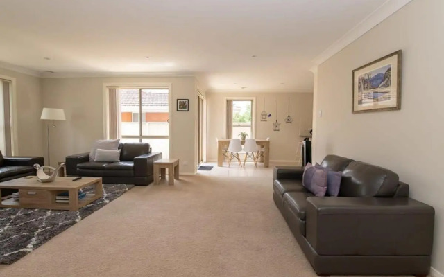 Franklin Villa, Central, Comfy & Convenient