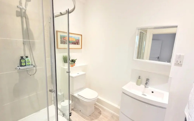 Crescent House Apartments