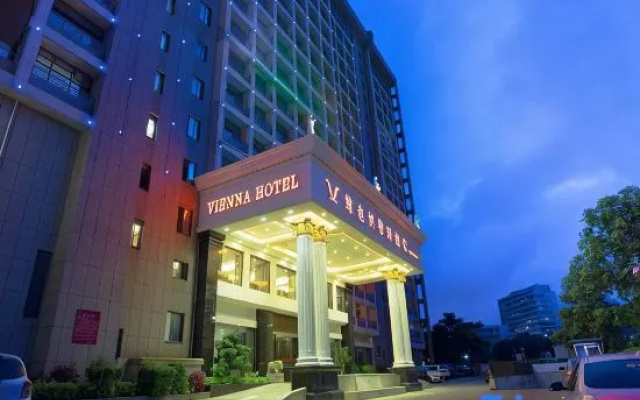 Vienna Zhihao Hotel (Changsha Lugu Park Subway Station Branch)