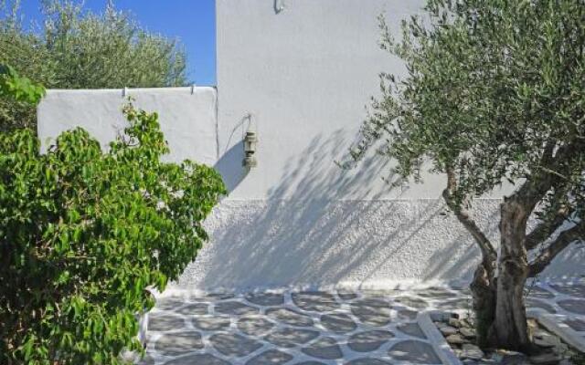 Yiannis Studios