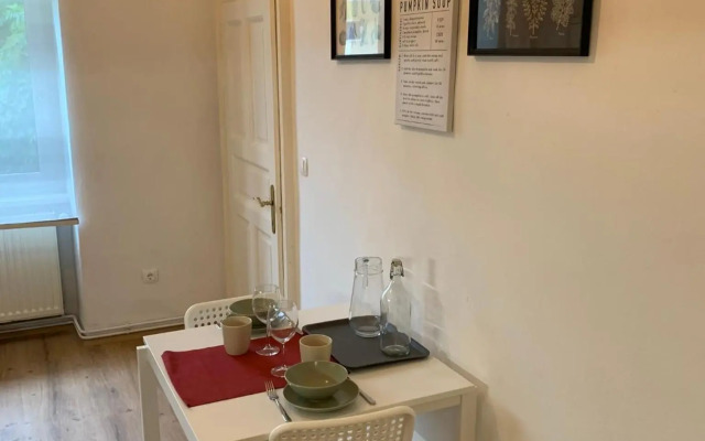 Traverl's Contactless Shelter - by Nahuen Suites