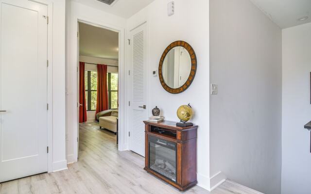 Modern Tampa Townhome Near Midtown WFH Friendly