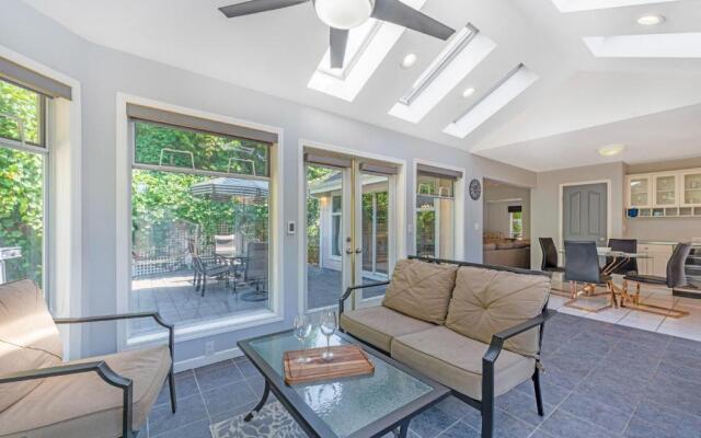 Large vacation home! 3 level 8 beds