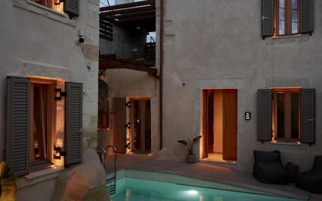 Manili Boutique Suites & Villas