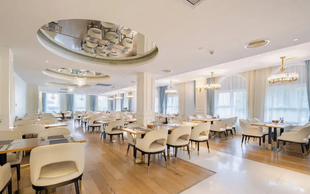 NARADA RESORT SHANGHAI  HOTEL Disney Store