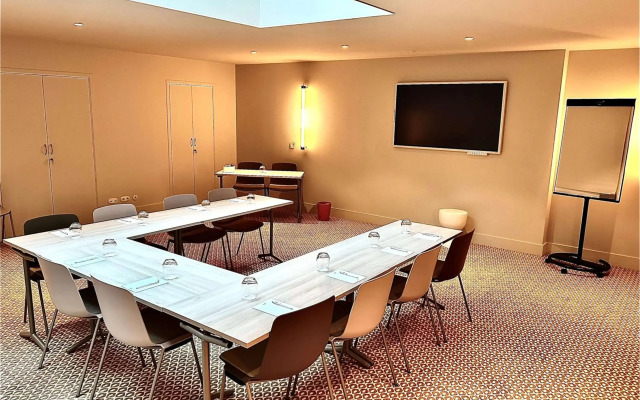 Hotel Yac Paris Clichy, A Member Of Radisson Individuals