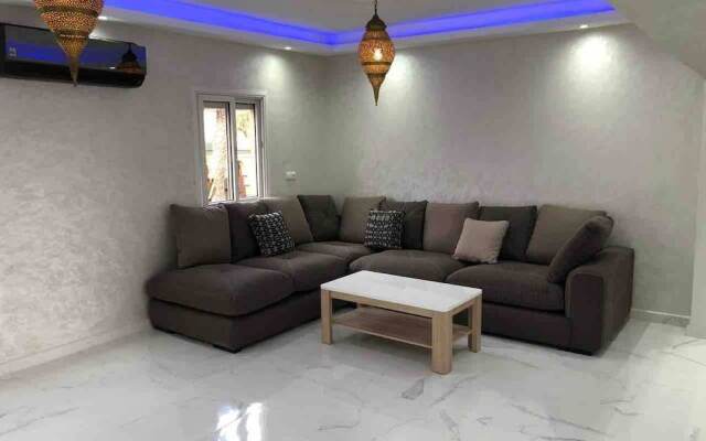 Yallahriyad Triplex For 6 Persons Max
