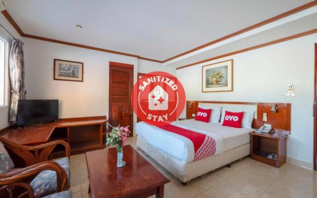 OYO 75328 Punjabi Junction (Vaccinated Staff)