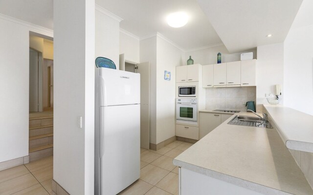 Stylish Apartment With Stunning Views - Unit 7 Taralla 16-18 Edgar Bennett Avenue Noosa Heads