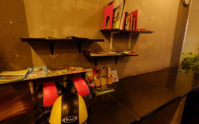 Let It Bee Econo Hostel