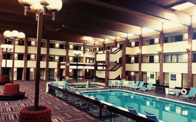 DoubleTree by Hilton Manhattan, KS