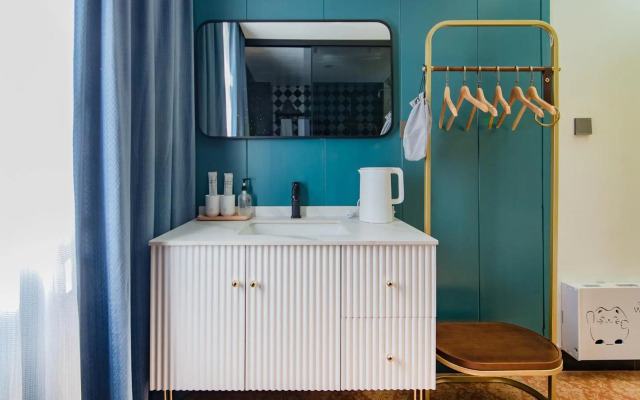 Locals Apartment House 40